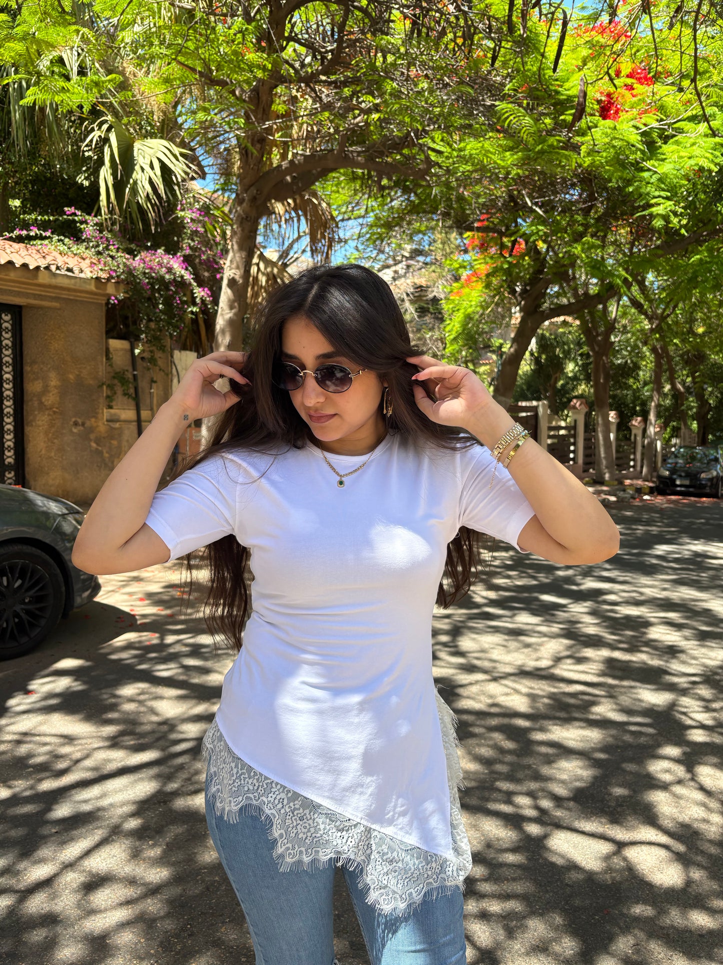 The lace hem tee