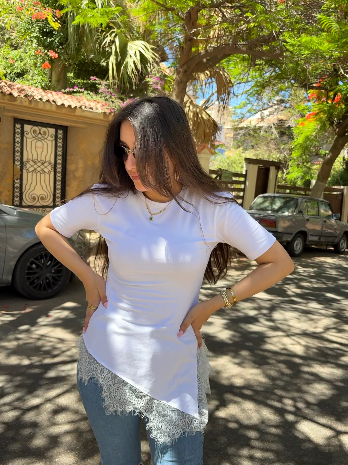 The lace hem tee