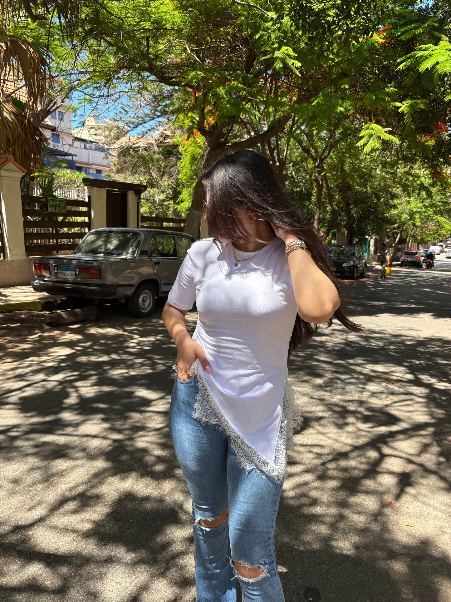 The lace hem tee