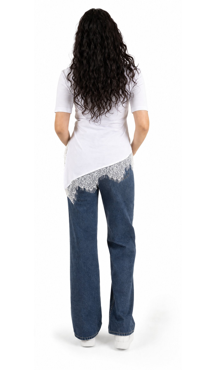 The lace hem tee